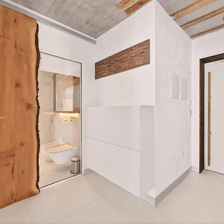 Design Lux Wisdom In Bamboo Garden,no Shoes Allowed Inside Варна